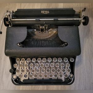 1930's Royal Mecury Vintage Portable Manual Typewriter